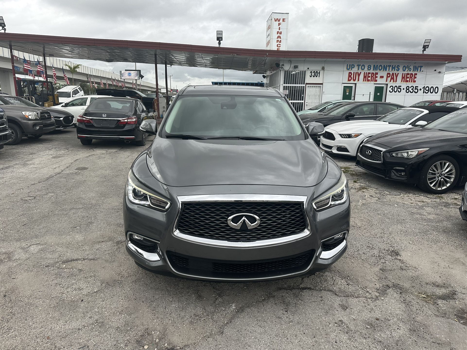 used Infiniti QX60 2019 - front view 1